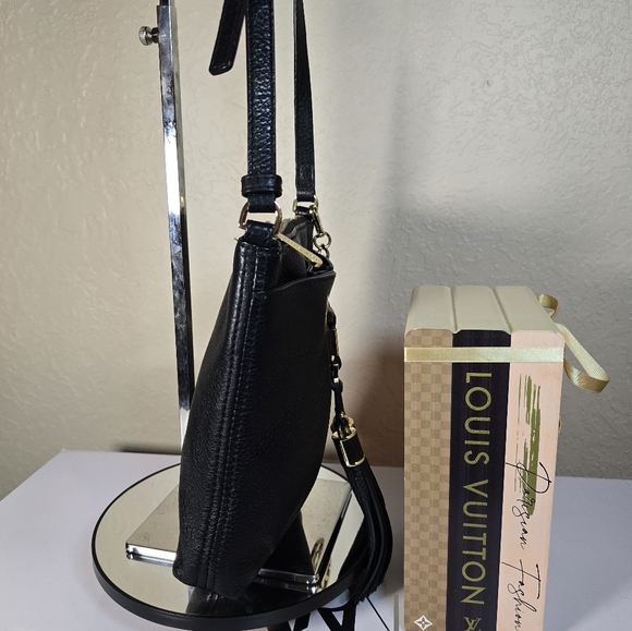 ⭐️Michael Kors Black Leather Tassle Crossbody with Dust Bag - Picture 6 of 16